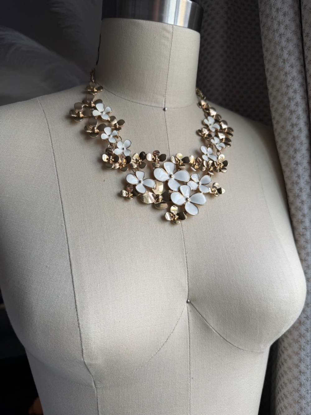 Fashion Elegant Gold & White Enameled Floral Bib 16” + 3” Extension Necklace - Picture 15 of 17